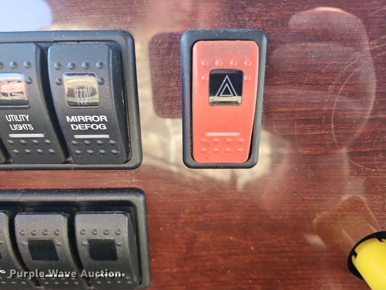 image for item NZ9111 2020 Western Star 5700XE  semi truck