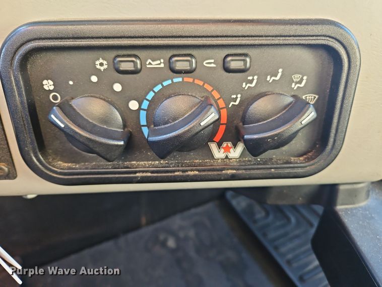 image for item NZ9111 2020 Western Star 5700XE  semi truck