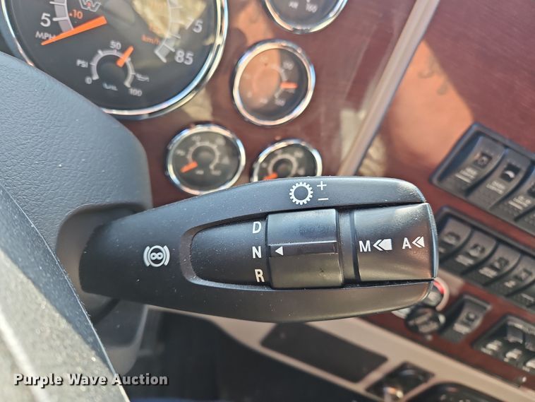 image for item NZ9111 2020 Western Star 5700XE  semi truck