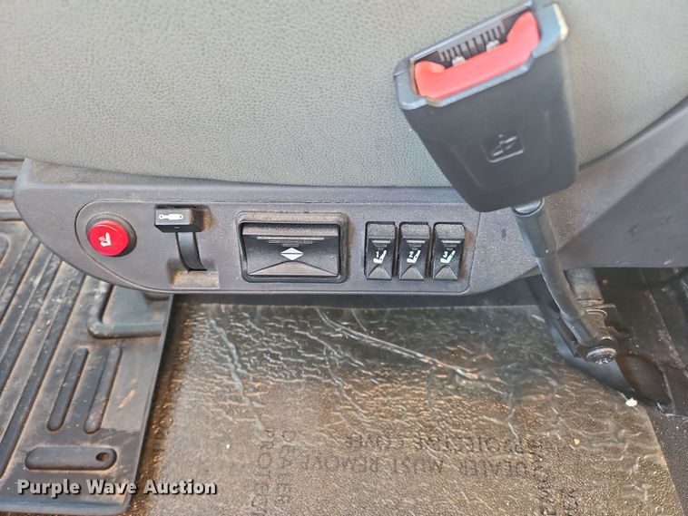 image for item NZ9111 2020 Western Star 5700XE  semi truck