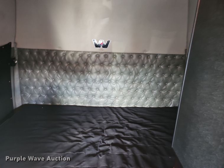 image for item NZ9111 2020 Western Star 5700XE  semi truck