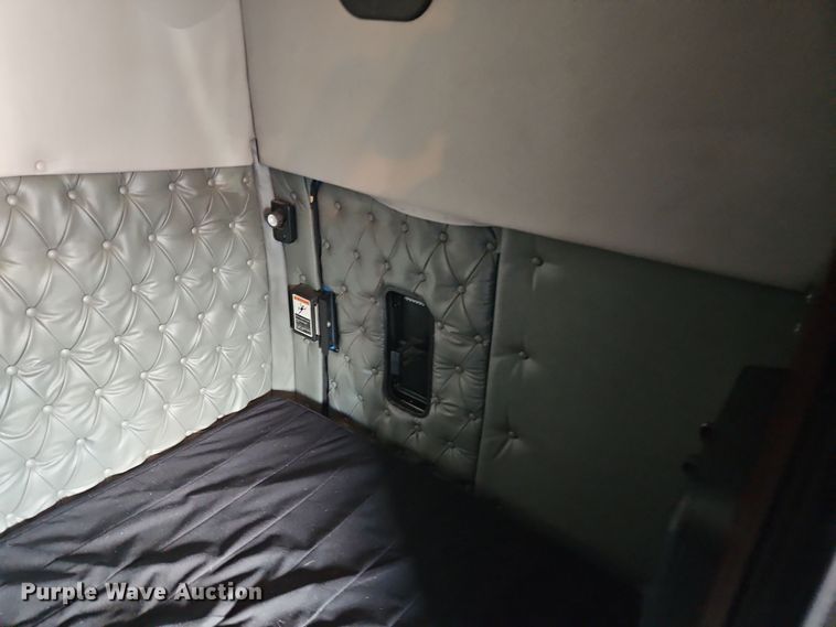 image for item NZ9111 2020 Western Star 5700XE  semi truck