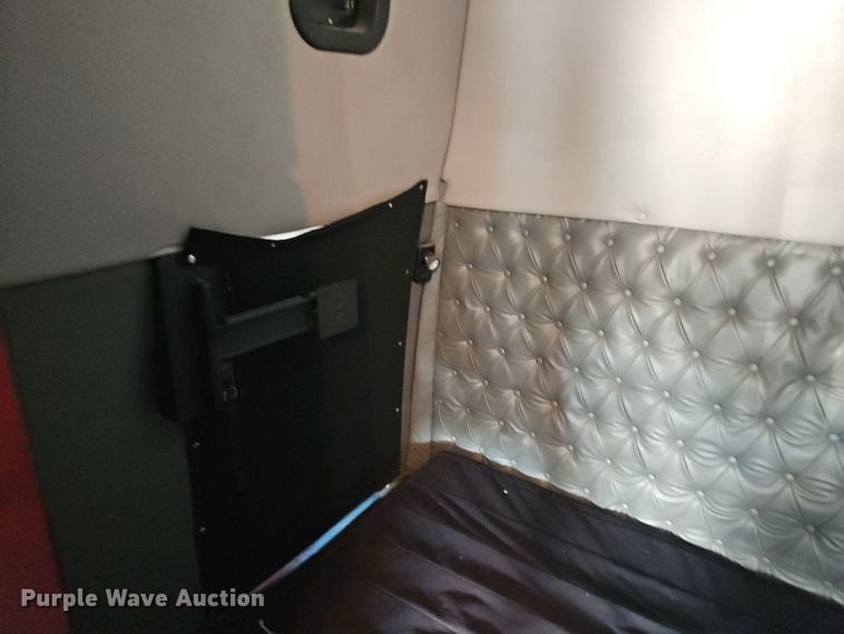 image for item NZ9111 2020 Western Star 5700XE  semi truck