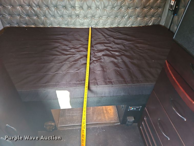 image for item NZ9111 2020 Western Star 5700XE  semi truck