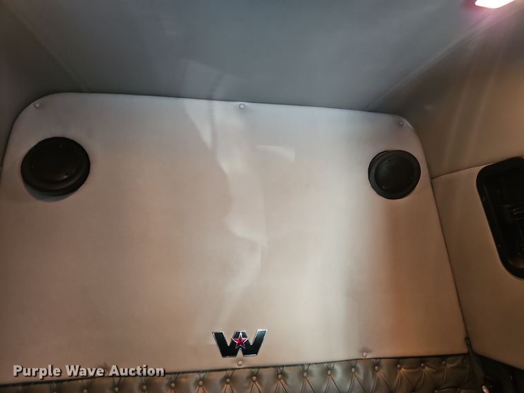 image for item NZ9111 2020 Western Star 5700XE  semi truck