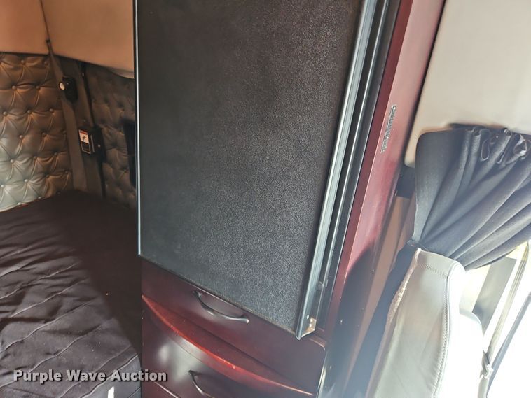 image for item NZ9111 2020 Western Star 5700XE  semi truck