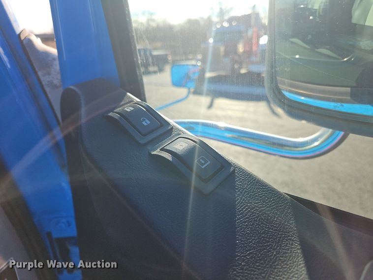 image for item NZ9111 2020 Western Star 5700XE  semi truck