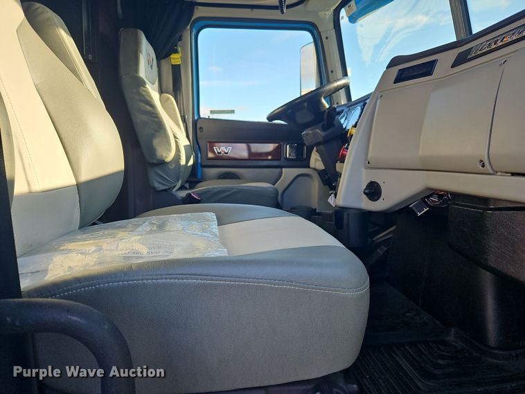 image for item NZ9111 2020 Western Star 5700XE  semi truck