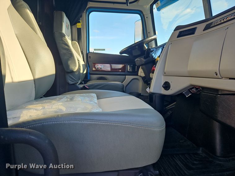 image for item NZ9111 2020 Western Star 5700XE  semi truck