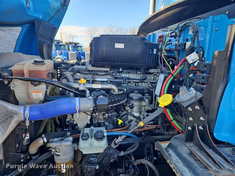 image for item NZ9111 2020 Western Star 5700XE  semi truck