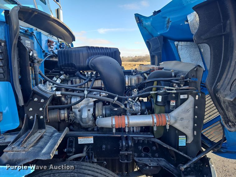 image for item NZ9111 2020 Western Star 5700XE  semi truck