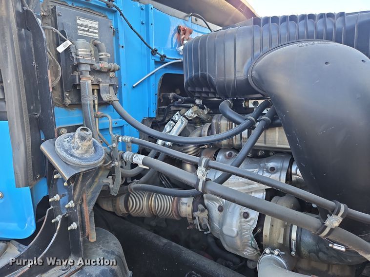 image for item NZ9111 2020 Western Star 5700XE  semi truck