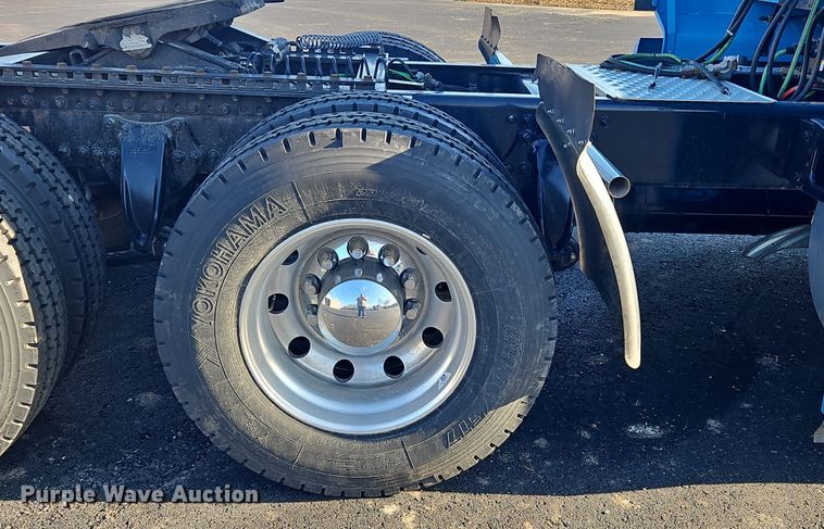 image for item NZ9111 2020 Western Star 5700XE  semi truck