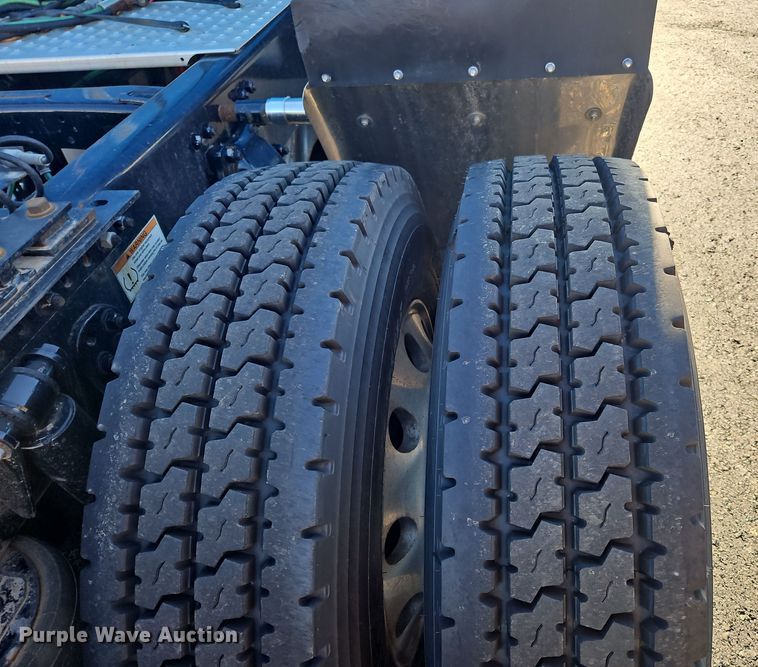 image for item NZ9111 2020 Western Star 5700XE  semi truck