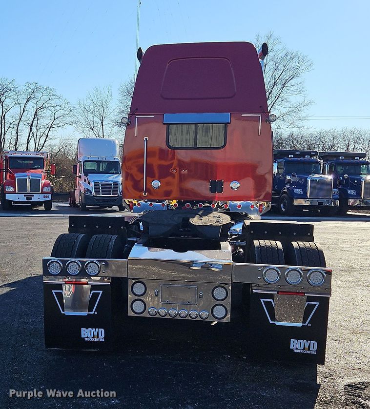 image for item NZ9112 2020 Western Star 4900EX  semi truck