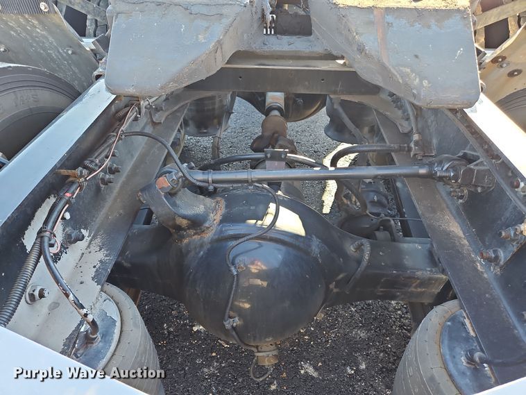 image for item NZ9112 2020 Western Star 4900EX  semi truck