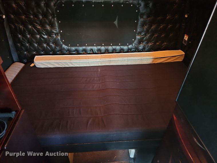 image for item NZ9112 2020 Western Star 4900EX  semi truck