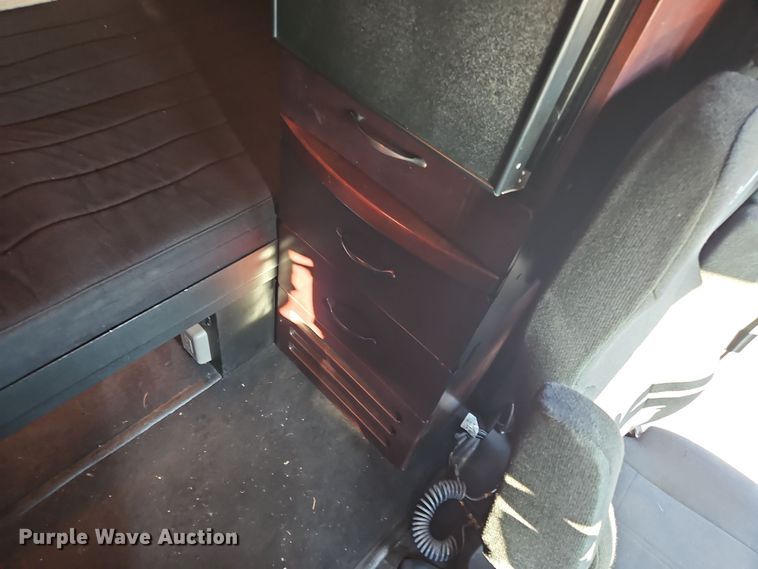 image for item NZ9112 2020 Western Star 4900EX  semi truck