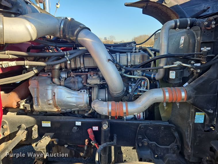 image for item NZ9112 2020 Western Star 4900EX  semi truck