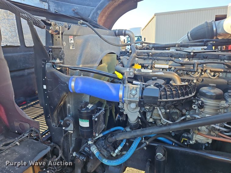 image for item NZ9112 2020 Western Star 4900EX  semi truck