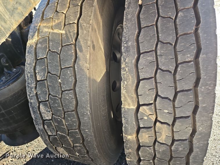 image for item NZ9112 2020 Western Star 4900EX  semi truck