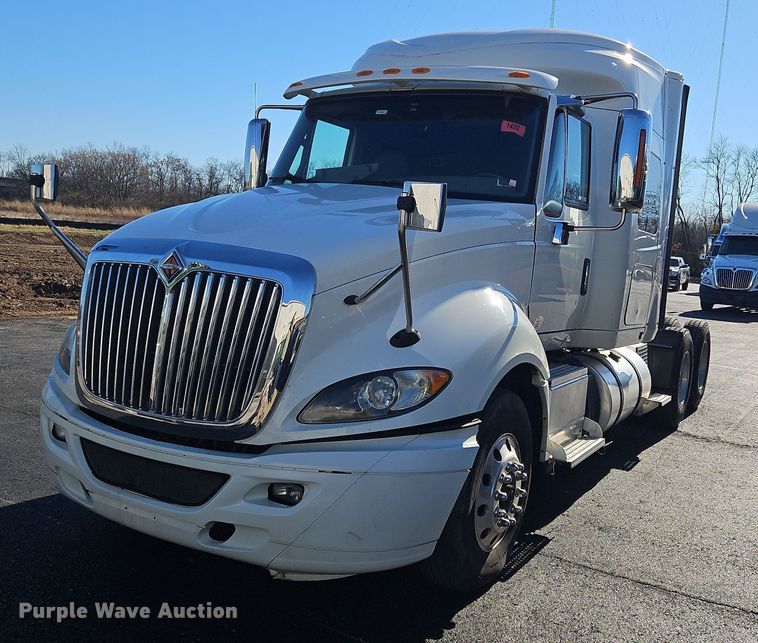 image for item NZ9118 2015 International ProStar  semi truck