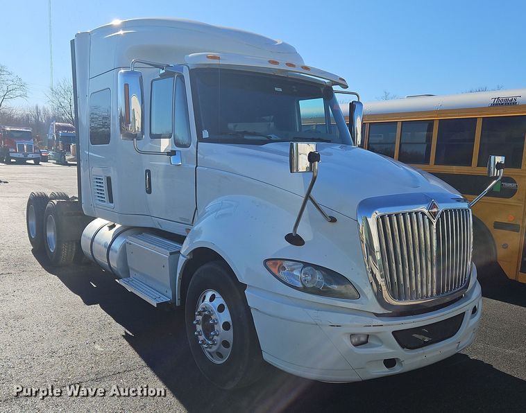 image for item NZ9118 2015 International ProStar  semi truck