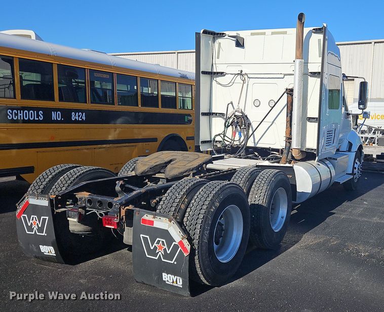 image for item NZ9118 2015 International ProStar  semi truck