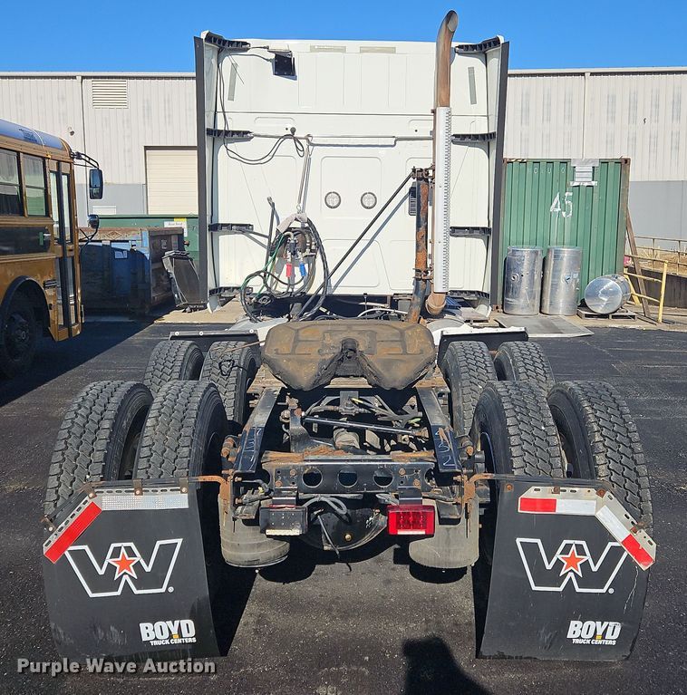 image for item NZ9118 2015 International ProStar  semi truck