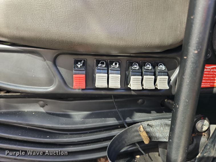 image for item NZ9118 2015 International ProStar  semi truck