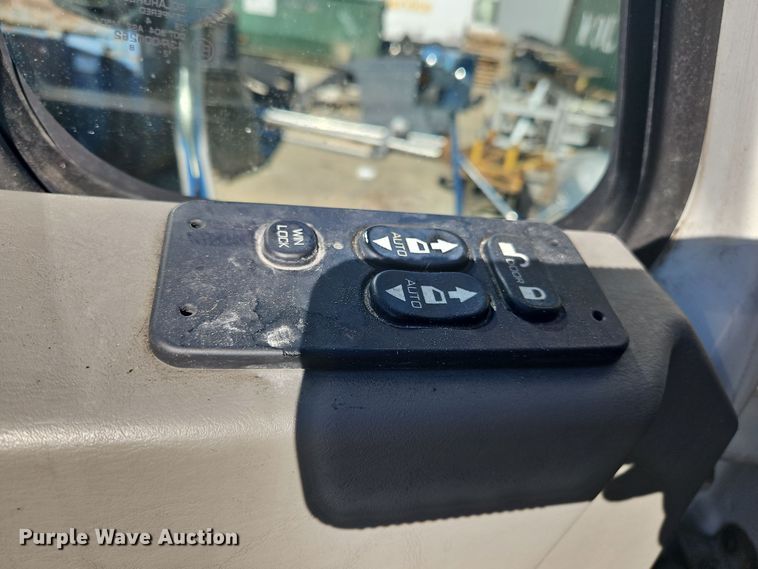 image for item NZ9118 2015 International ProStar  semi truck