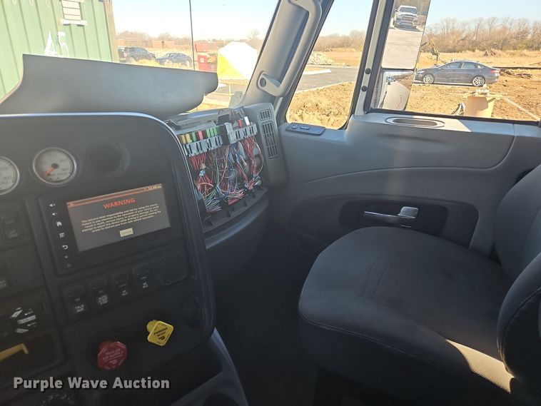 image for item NZ9118 2015 International ProStar  semi truck