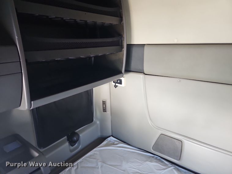 image for item NZ9118 2015 International ProStar  semi truck