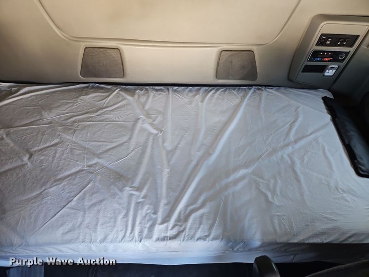 image for item NZ9118 2015 International ProStar  semi truck