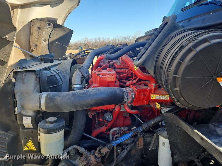 image for item NZ9118 2015 International ProStar  semi truck