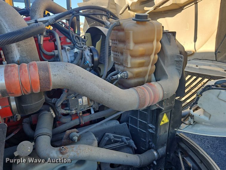 image for item NZ9118 2015 International ProStar  semi truck