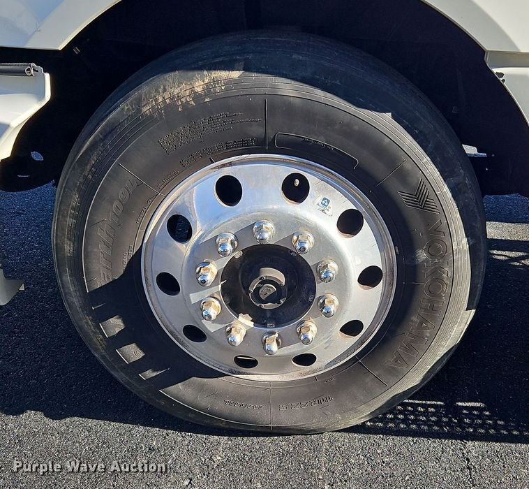 image for item NZ9118 2015 International ProStar  semi truck