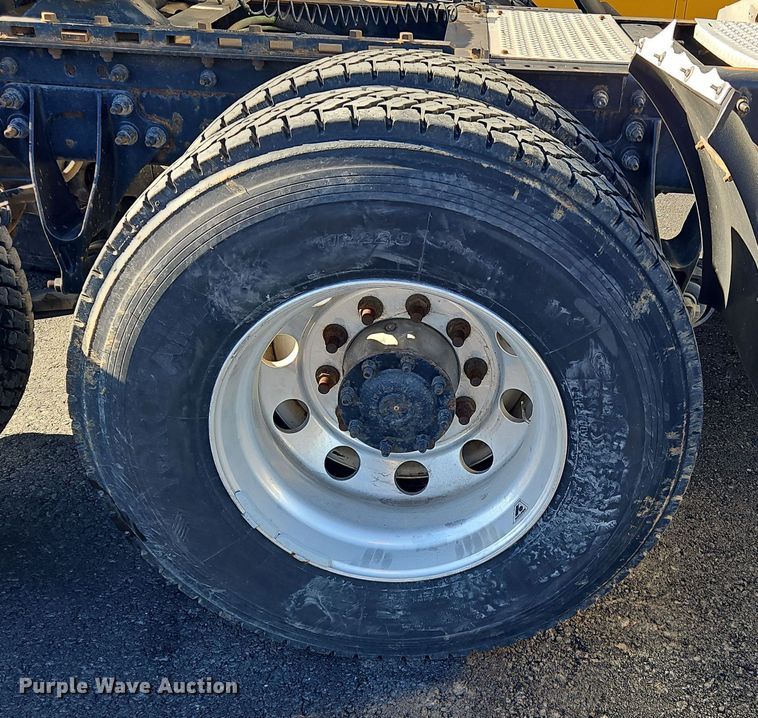 image for item NZ9118 2015 International ProStar  semi truck