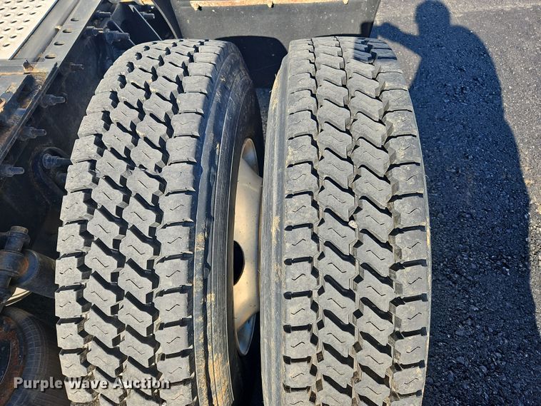 image for item NZ9118 2015 International ProStar  semi truck