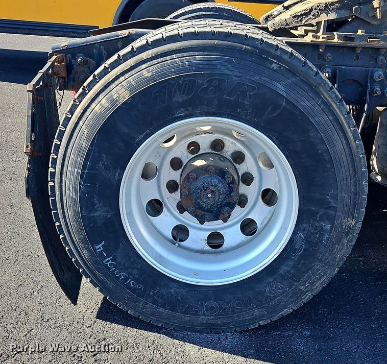 image for item NZ9118 2015 International ProStar  semi truck