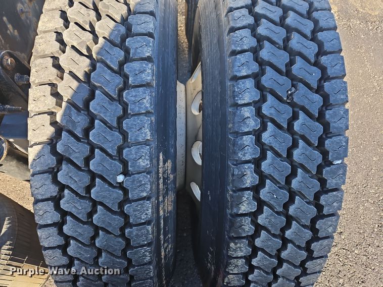 image for item NZ9118 2015 International ProStar  semi truck