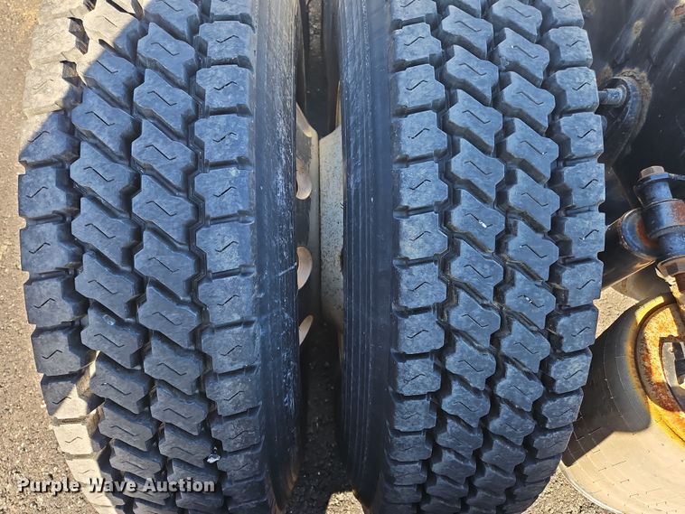 image for item NZ9118 2015 International ProStar  semi truck