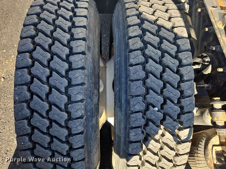 image for item NZ9118 2015 International ProStar  semi truck