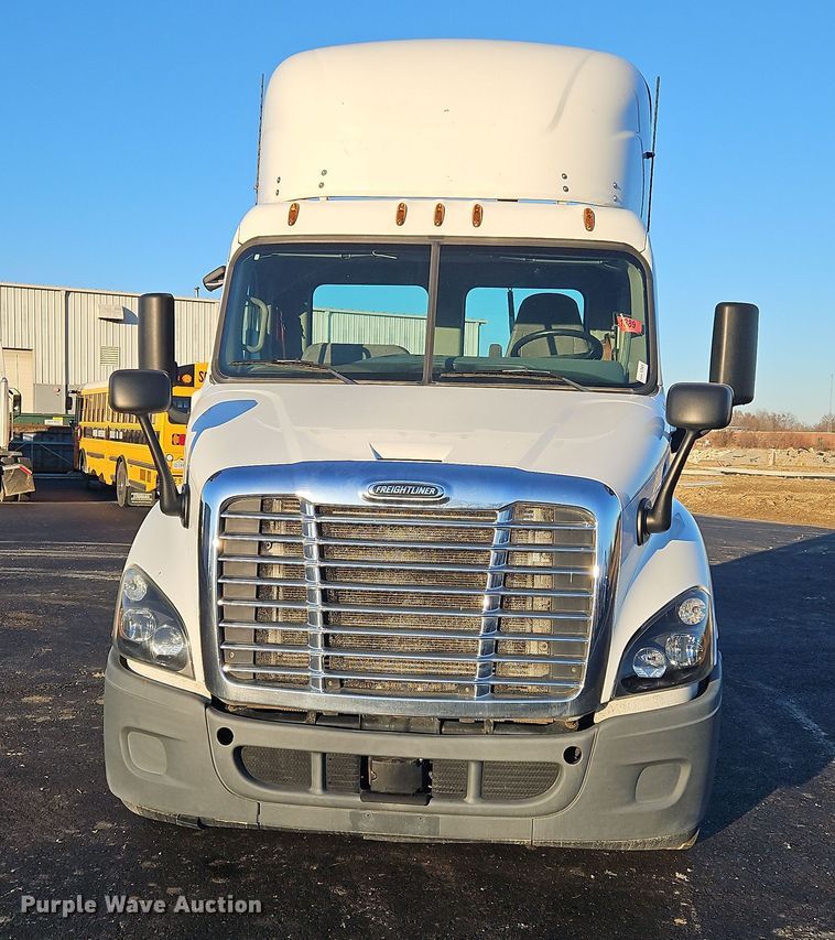 image for item NZ9119 2016 Freightliner Cascadia Evolution  semi truck