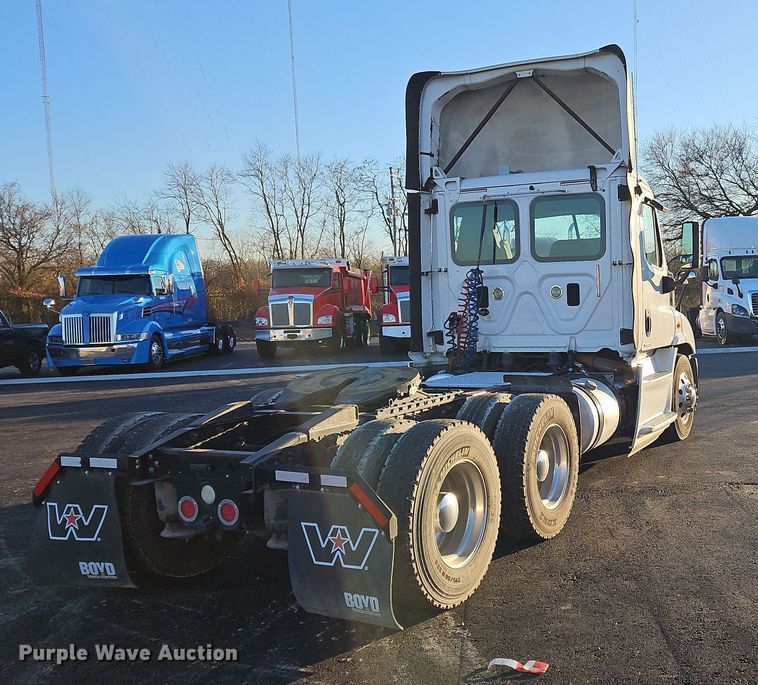 image for item NZ9119 2016 Freightliner Cascadia Evolution  semi truck