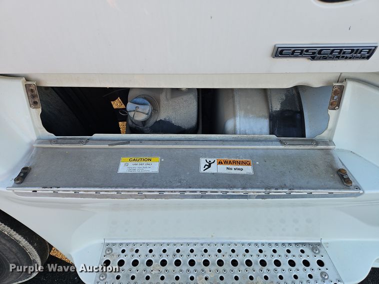 image for item NZ9119 2016 Freightliner Cascadia Evolution  semi truck