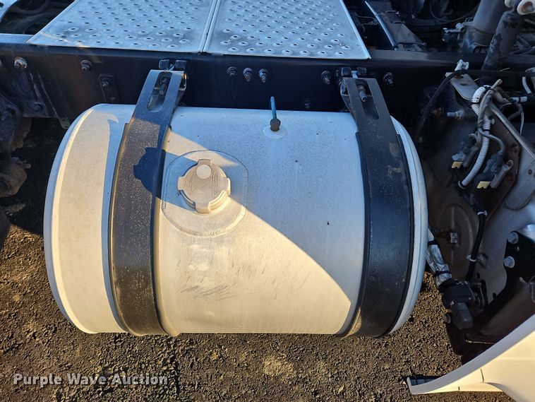 image for item NZ9119 2016 Freightliner Cascadia Evolution  semi truck