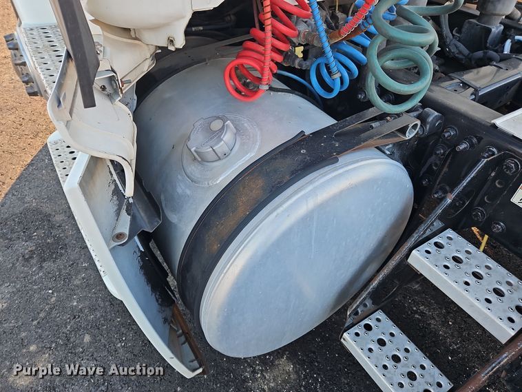 image for item NZ9119 2016 Freightliner Cascadia Evolution  semi truck