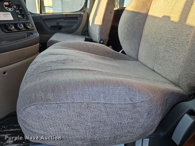 image for item NZ9119 2016 Freightliner Cascadia Evolution  semi truck