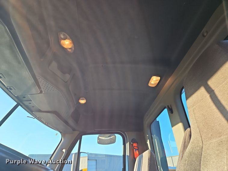 image for item NZ9119 2016 Freightliner Cascadia Evolution  semi truck